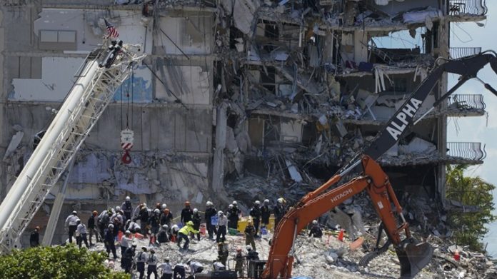 Apartment building collapses: 28 dead and 117 missing