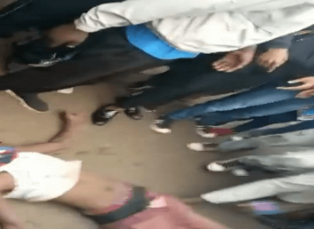 Angry Mob Beats Bag Snatching Thief