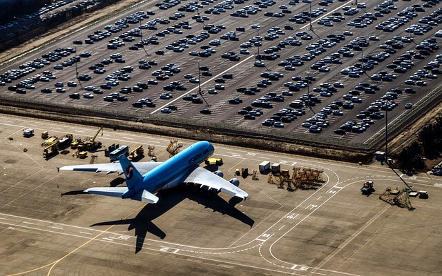 1 injured in a knife attack in the airport car park