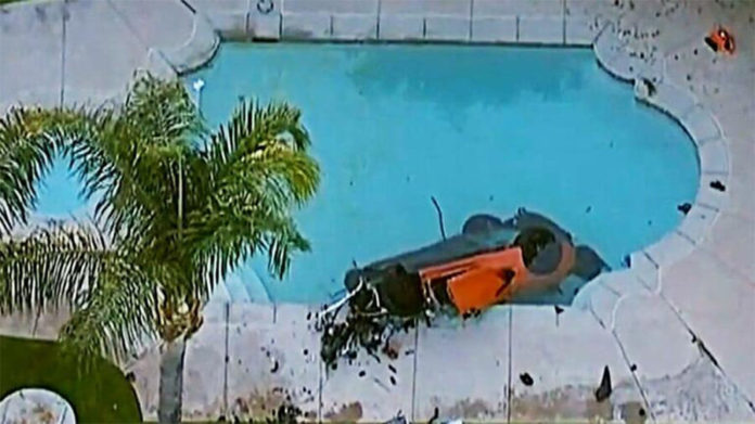 Car crashes into swimming pool - Two dead and one injured