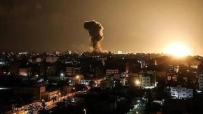 Israel: Airstrikes in Gaza after the use of balloons with incendiary devices