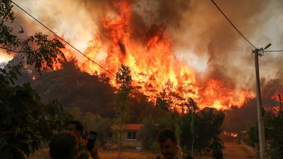 Fires approaching Mugla power plant - 12 fires in progress (video)