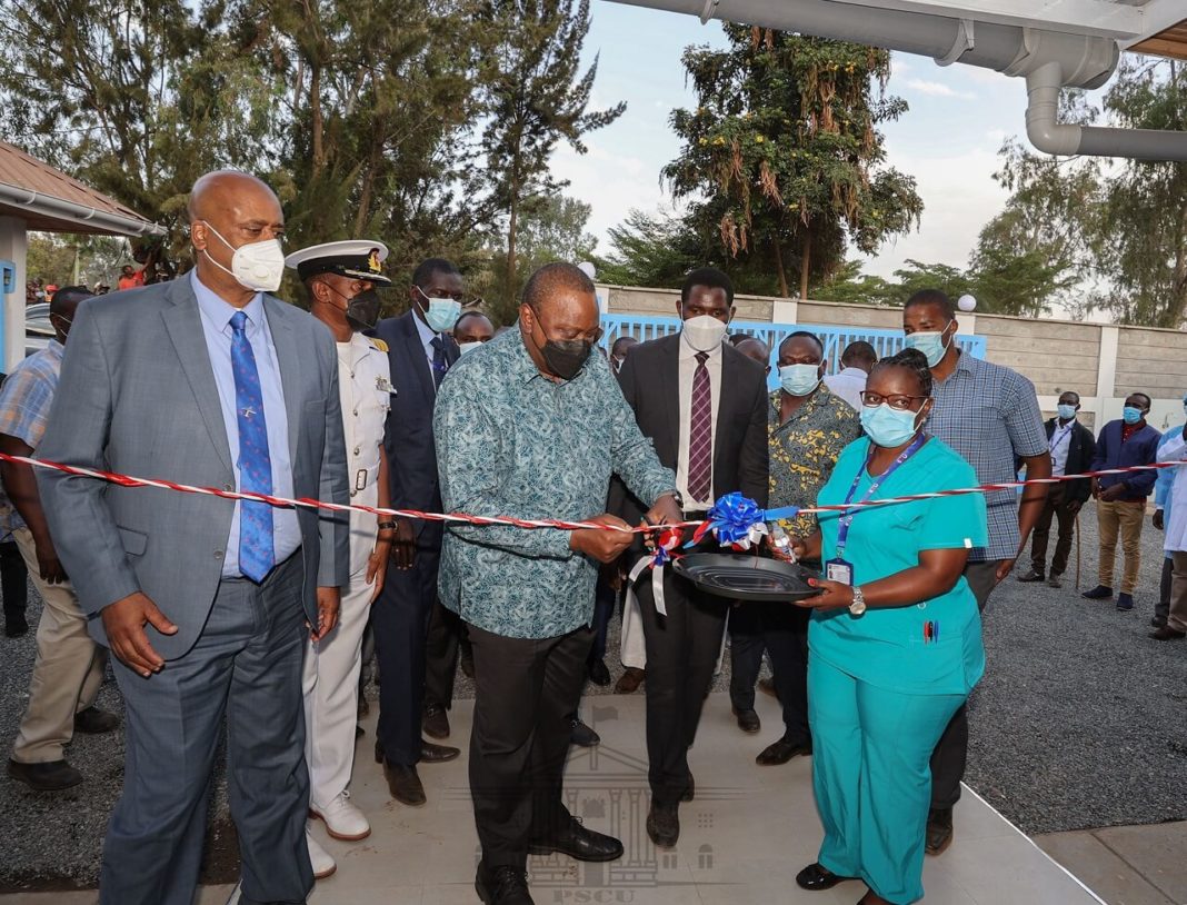 President Kenyatta Commissions Two Hospitals In Kibera