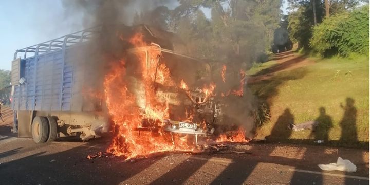 Angry residents torch lorry after driver runs over school girl