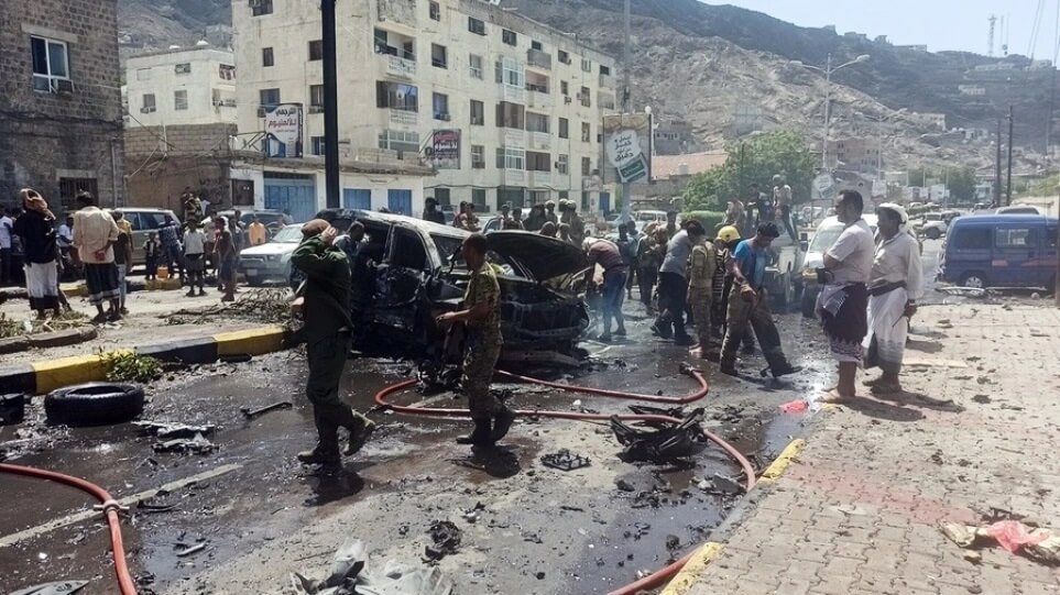 Car bomb attack - At least 6 dead