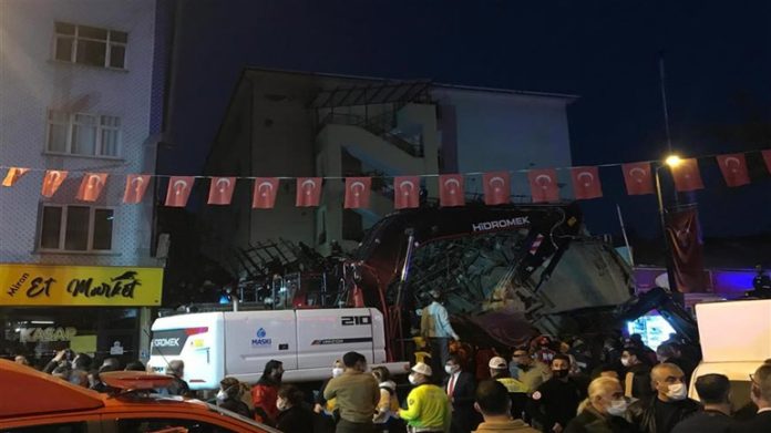 Building collapses in Malatya