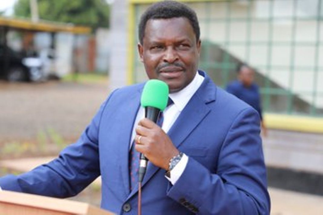 THARAKA GOVERNOR NITHI Muthomi Njuki has called on the central government to allocate sufficient funds to fight the famine and will consider postponing the 2022 general elections if the drought continues in the country. Mr Njuki said the money allocated for the election should be used to buy food aid to help starving Kenyans. He made the remarks at the Nairobi Ndogo market in the Chuka / Igambang'ome constituency after distributing a check for Sh23 million to 18 business groups through the Agriculture and Climate Change (KCSAP) project. Mr Njuki said although President Uhuru Kenyatta declared the drought a national catastrophe earlier this year, adequate efforts had not been made to ensure that the victims were provided with food and water assistance. 