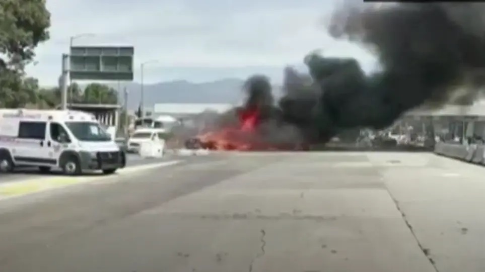 At least 19 killed in crash (video)